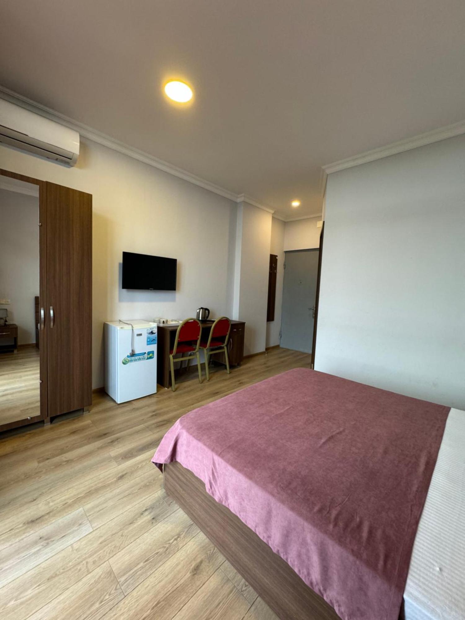 Ferienwohnung Colibri Batumi Exterior foto