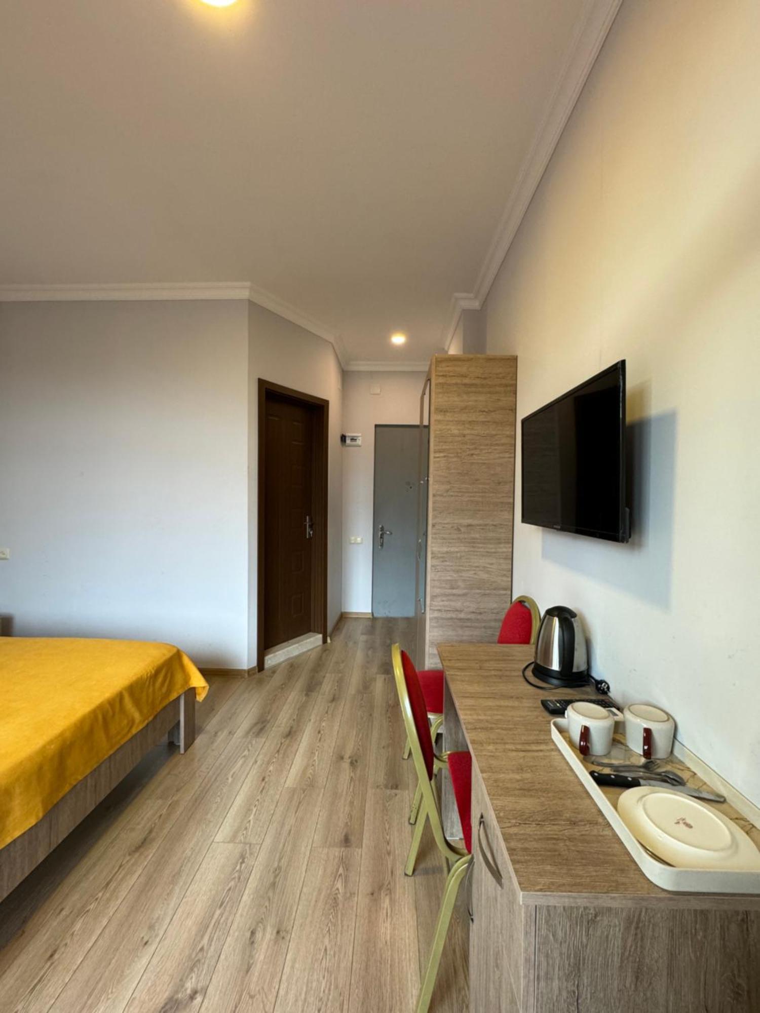 Ferienwohnung Colibri Batumi Exterior foto