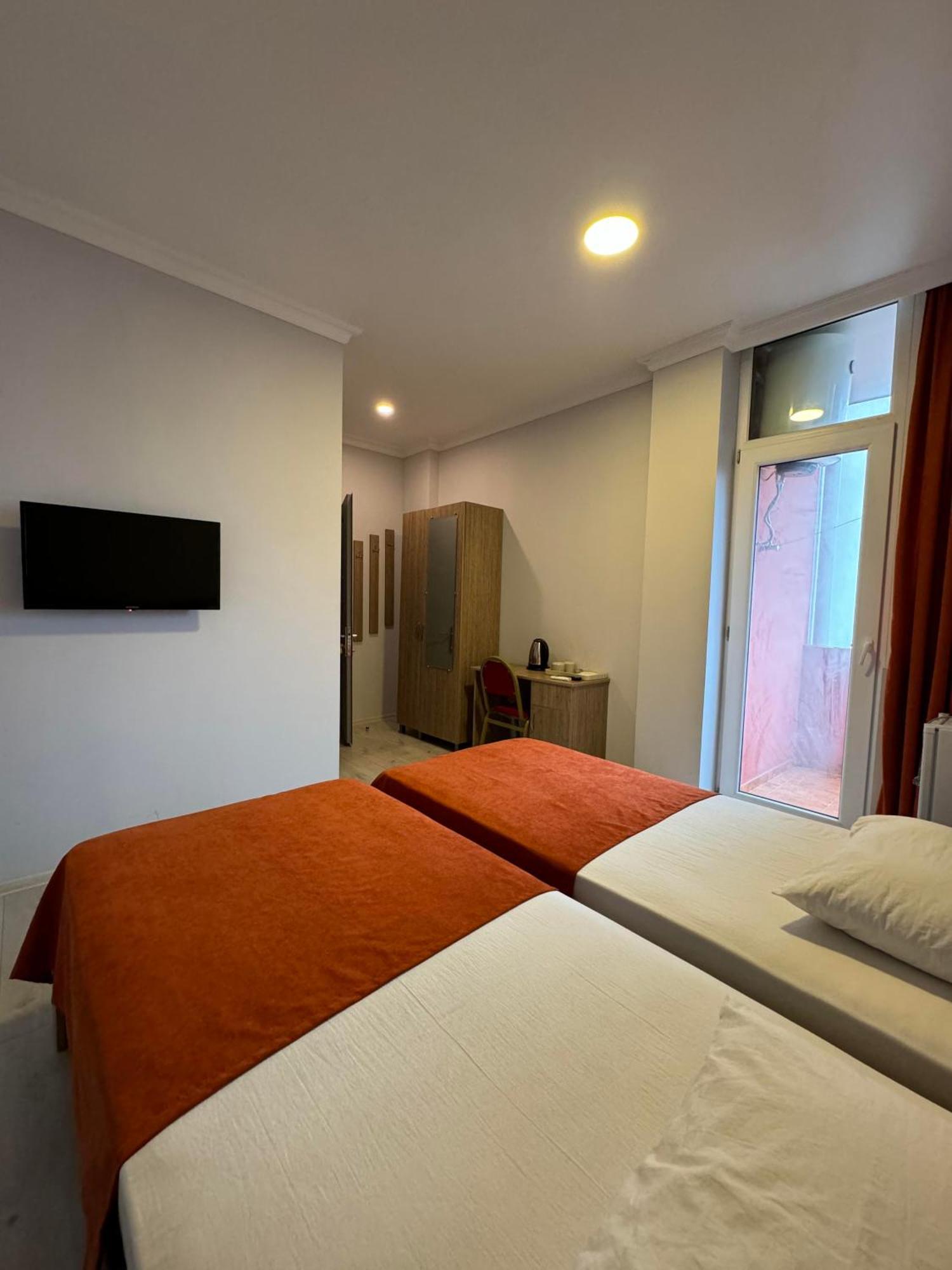 Ferienwohnung Colibri Batumi Exterior foto