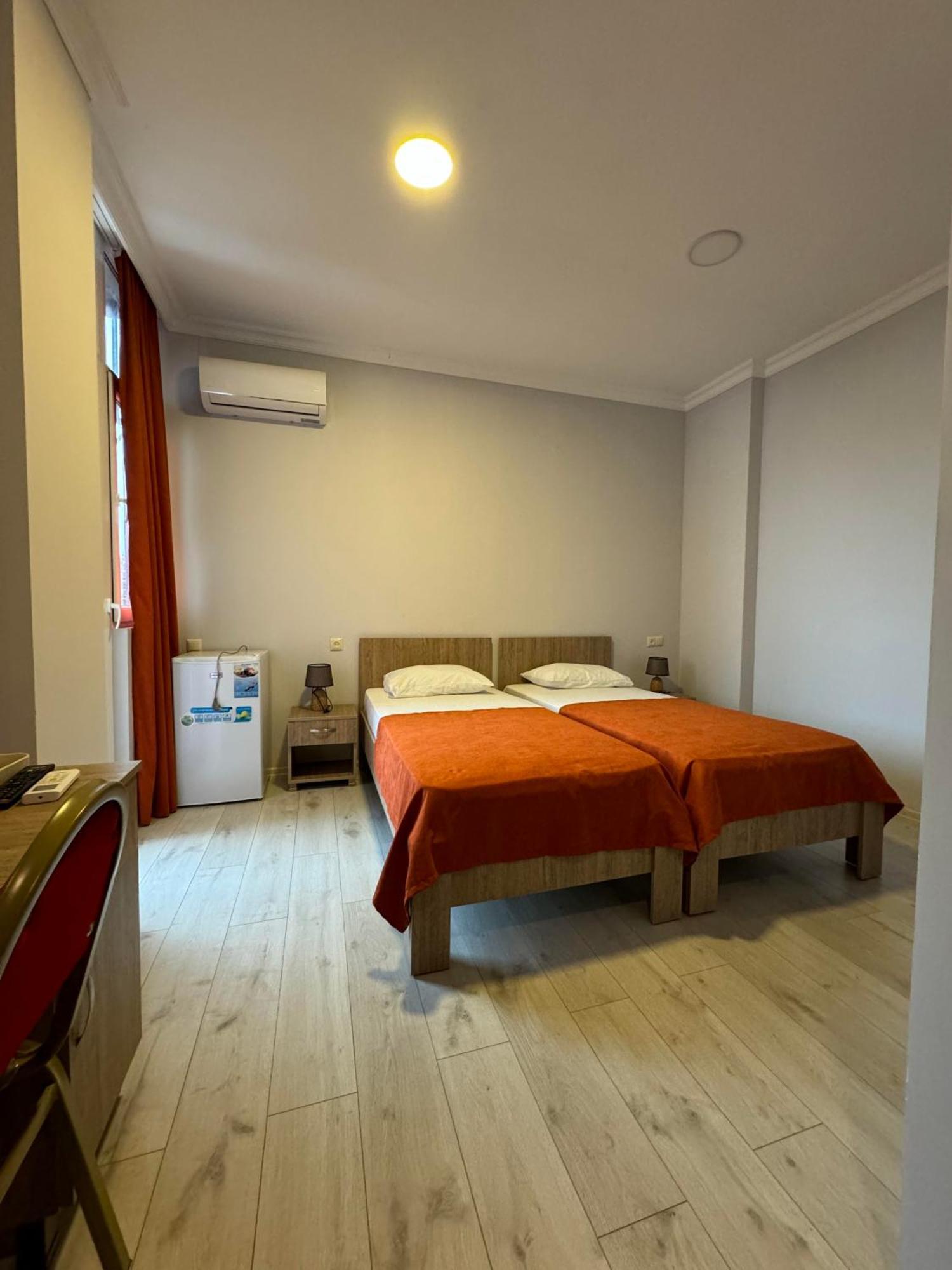 Ferienwohnung Colibri Batumi Exterior foto