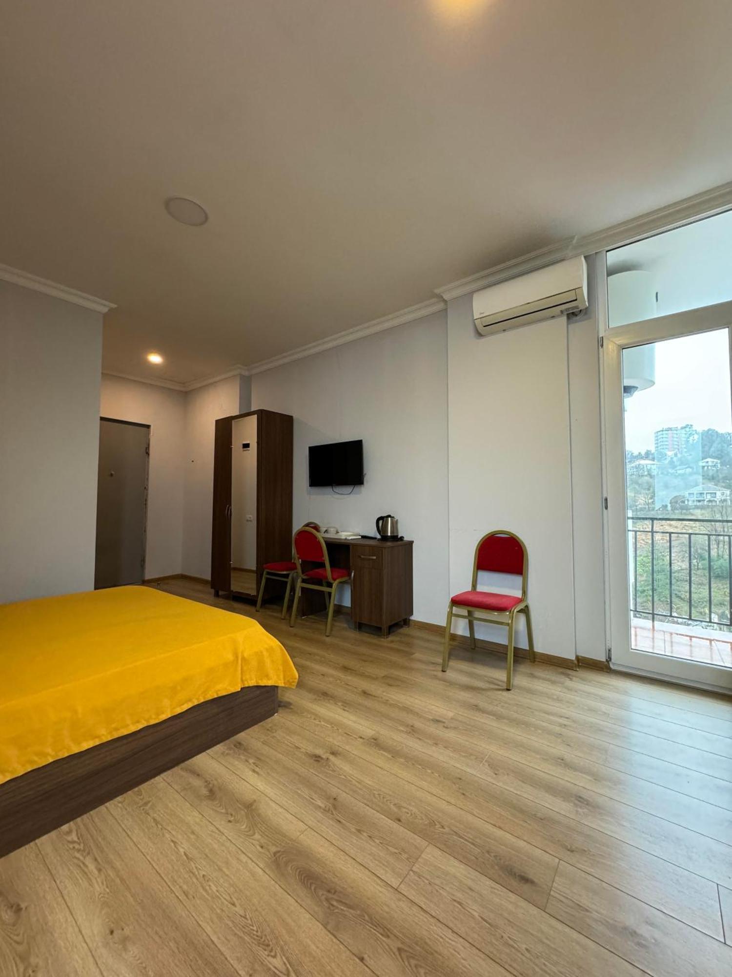 Ferienwohnung Colibri Batumi Exterior foto